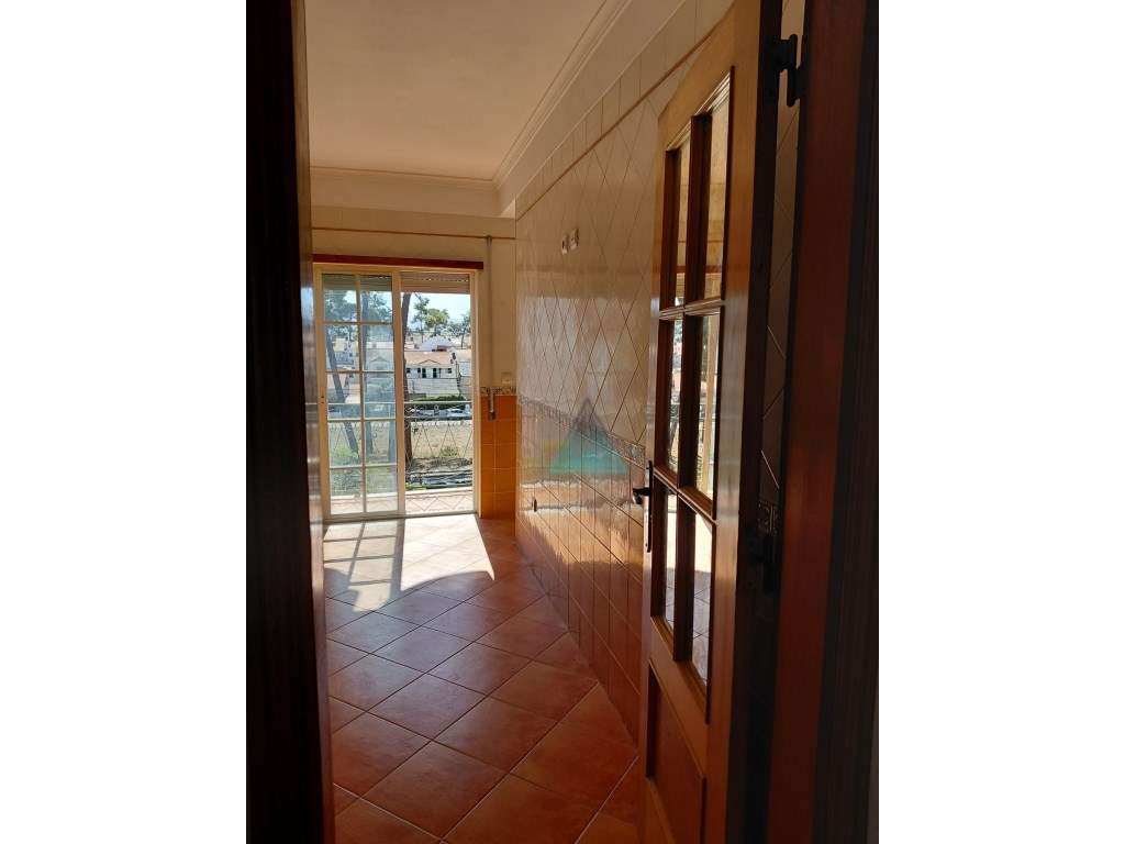 Apartamento T2 na Quinta do Conde - Excelente localização! - Grande imagem: 4/16
