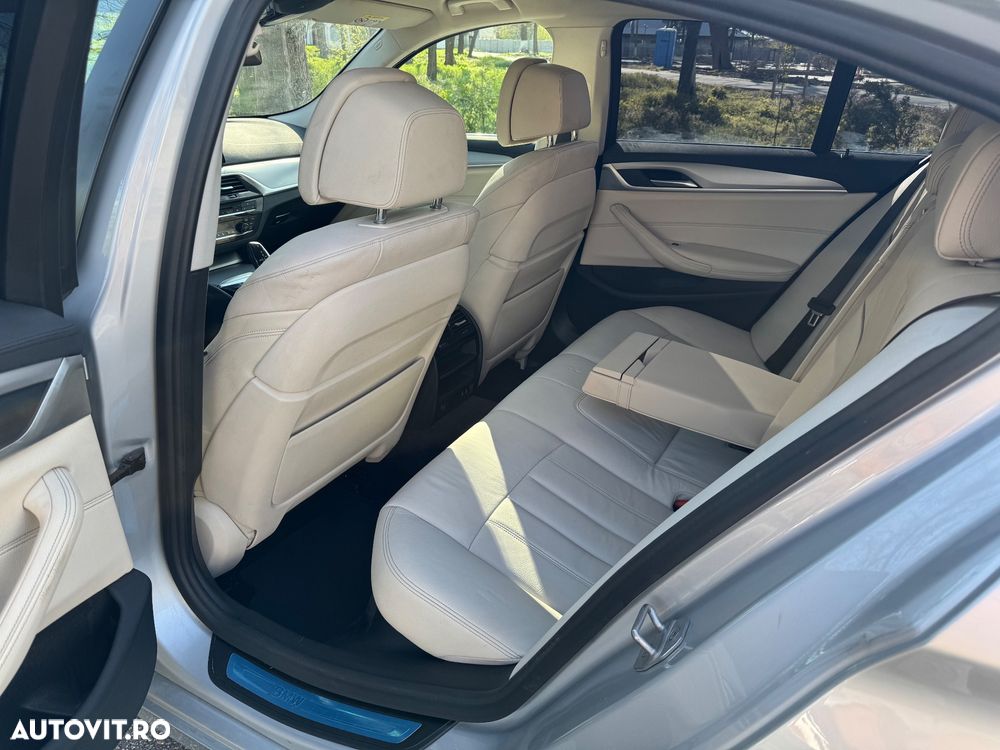 BMW Seria 5 530e xDrive Aut. - 7