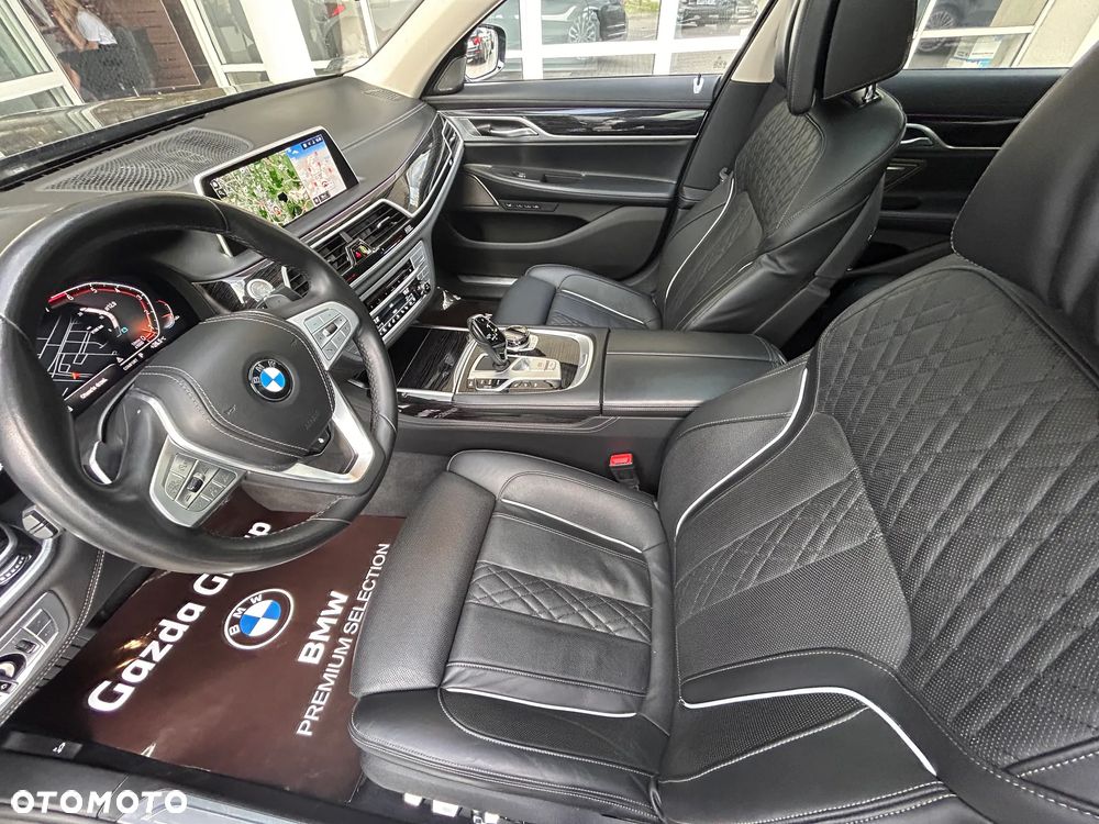 BMW Seria 7 750i xDrive sport - 19