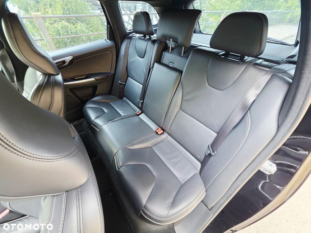 Volvo XC 60 D3 Drive-E R-Design Momentum - 6
