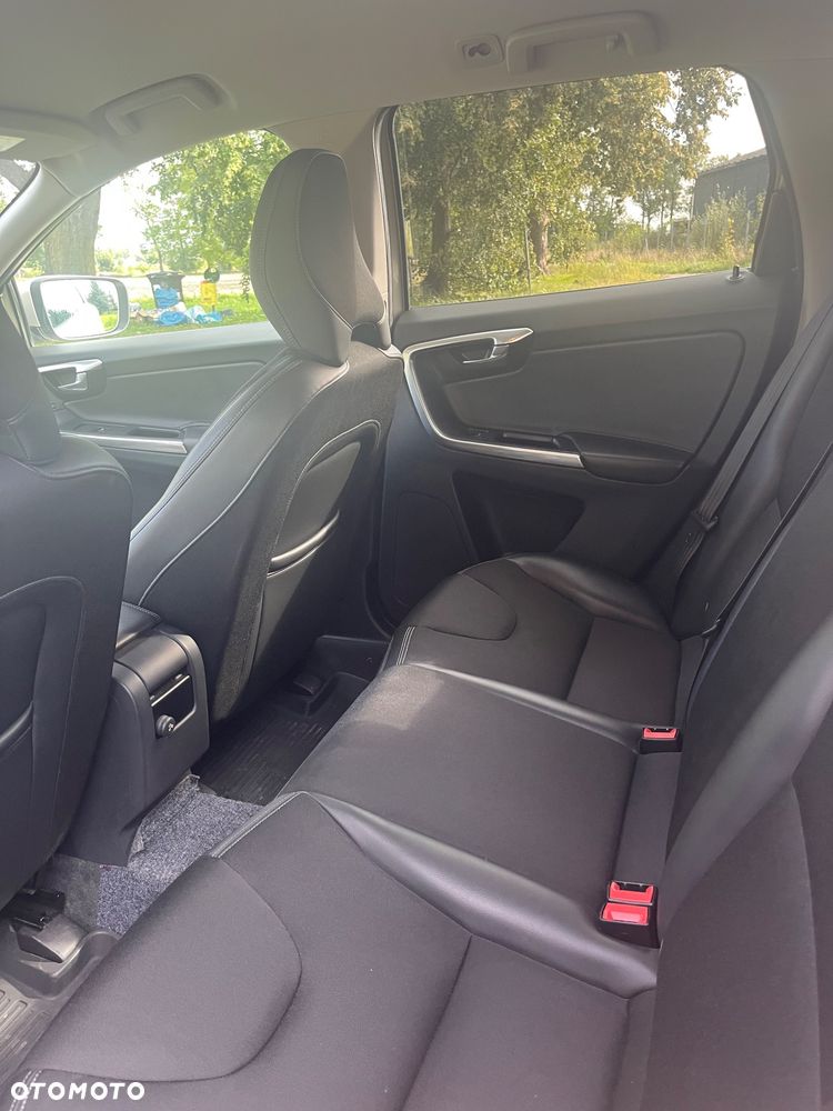 Volvo XC 60 D3 Momentum - 12