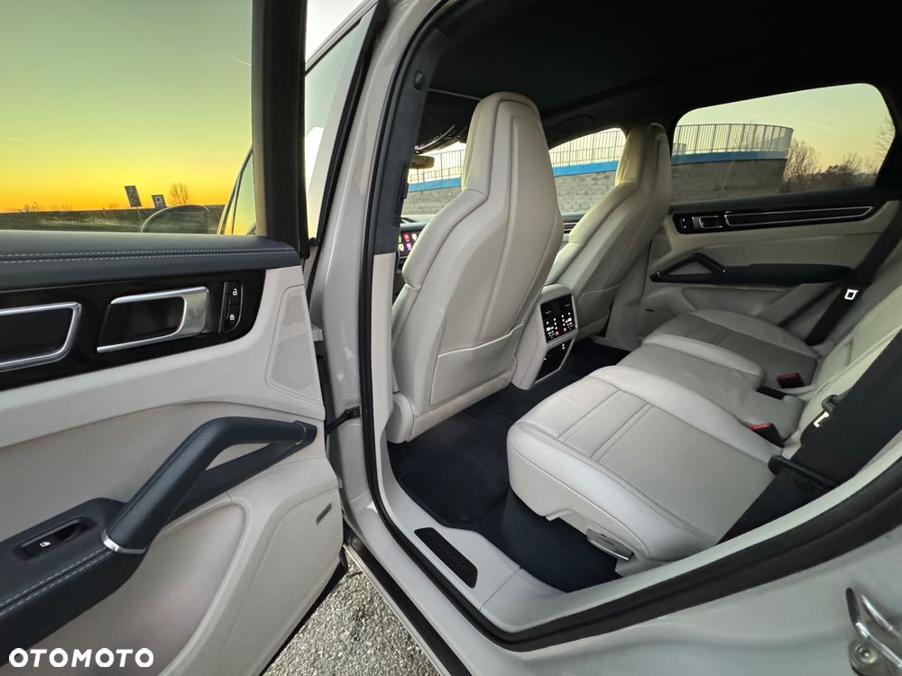Porsche Cayenne GTS Tiptronic S - 27