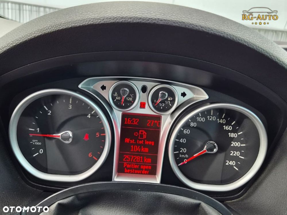 Ford Kuga - 39
