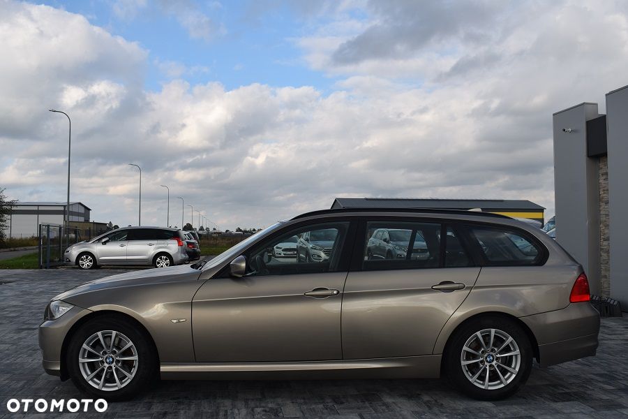 BMW Seria 3 318d DPF Edition Sport - 3