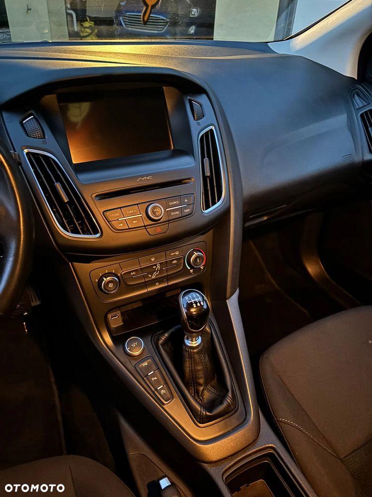 Ford Focus 1.0 EcoBoost Titanium ASS - 11