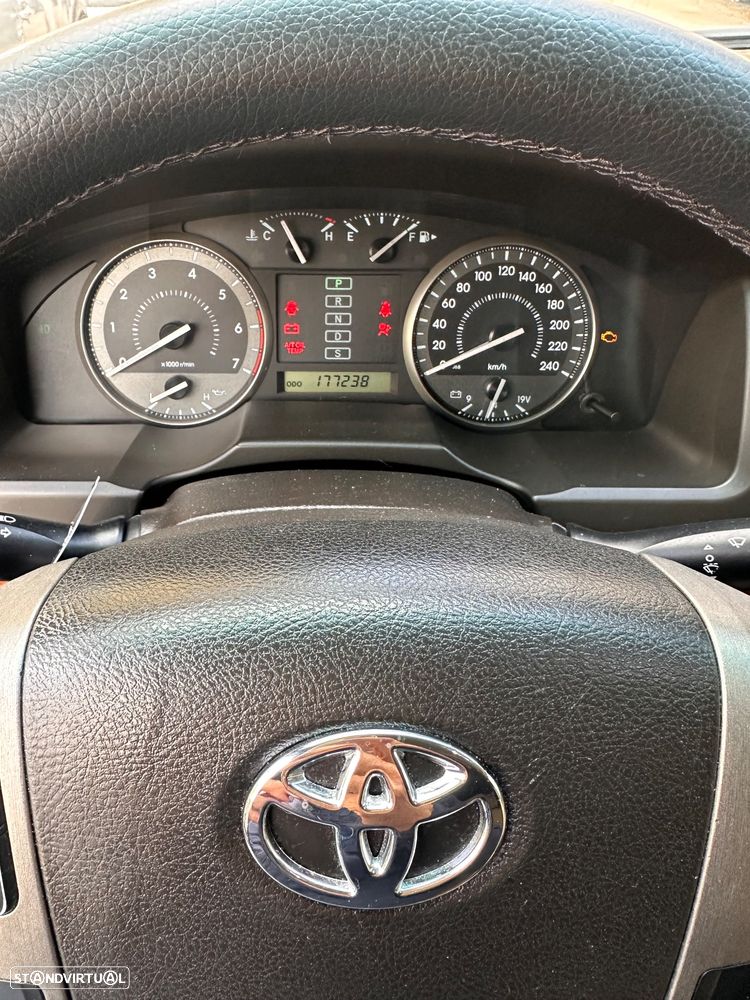 Toyota Land Cruiser Executive - 5