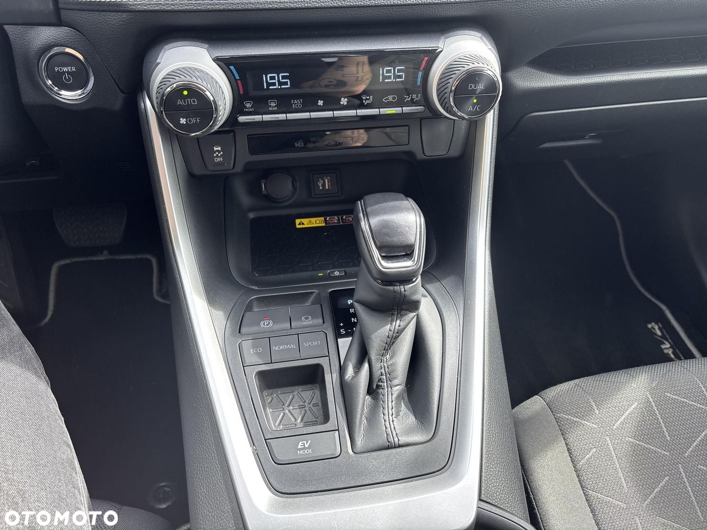 Toyota RAV4 - 27