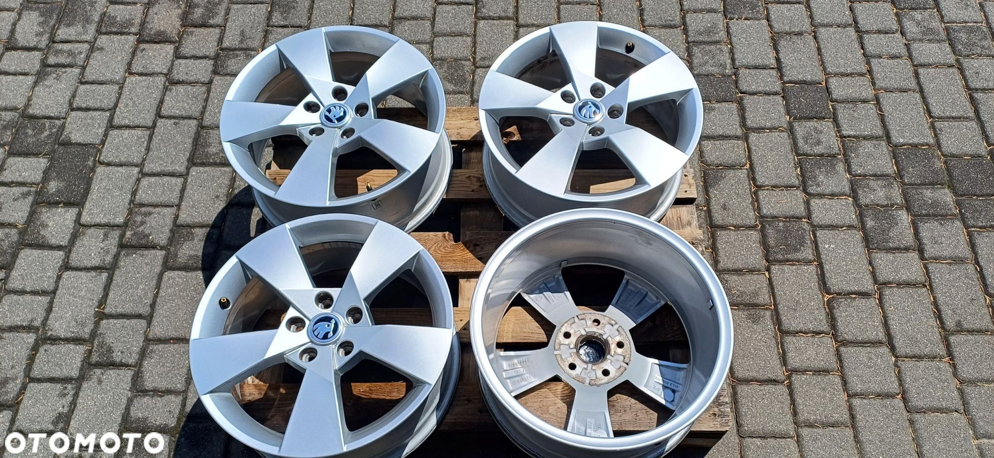 Alufelgi SKODA 7x17 cali , rozstaw śrub 5x112. - 1