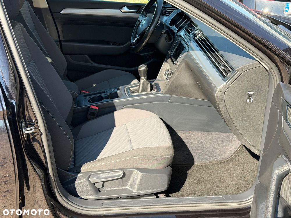 Volkswagen Passat - 7