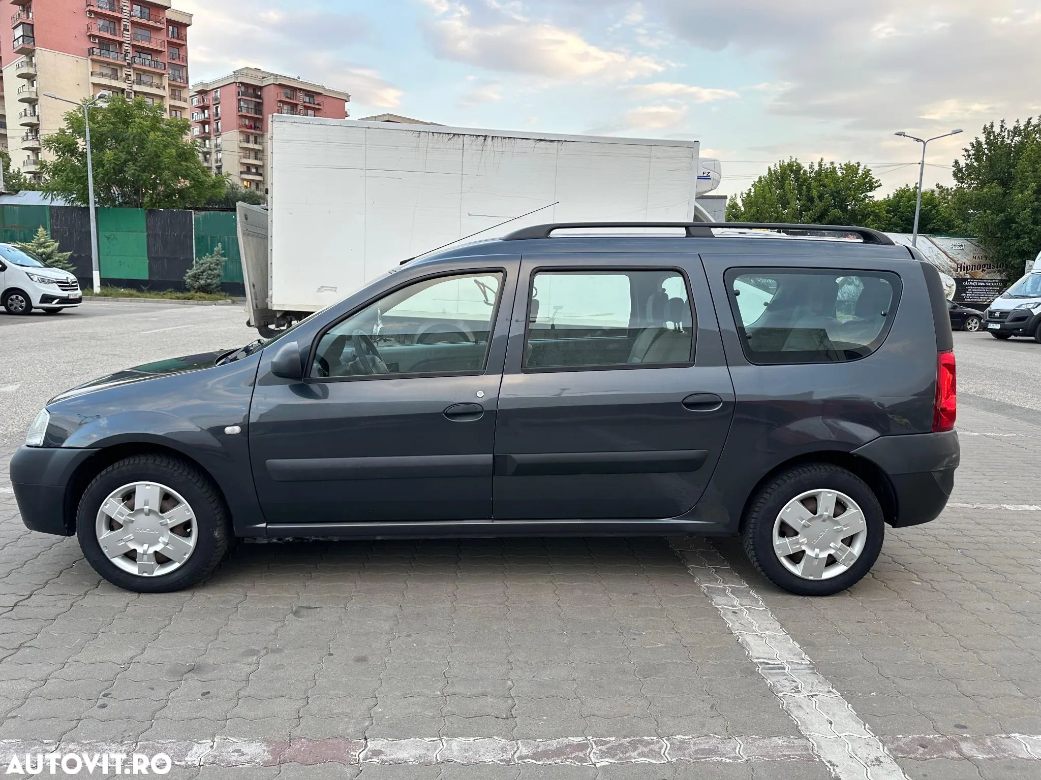 Dacia Logan 1.6 16V Laureate - 4