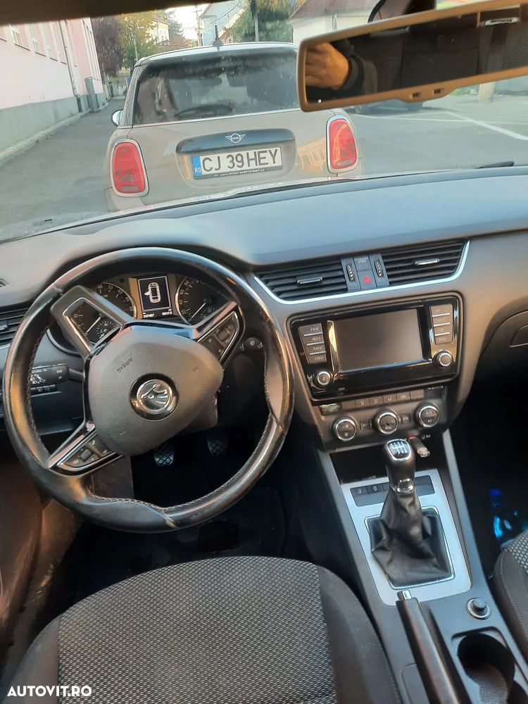 Skoda Octavia 2.0 TDI Style - 9