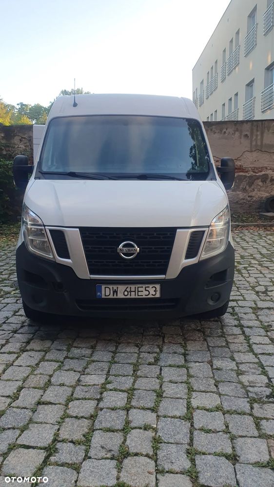 Nissan NV400 - 1