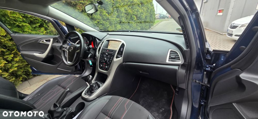 Opel Astra 1.6 Turbo 150 Jahre - 36