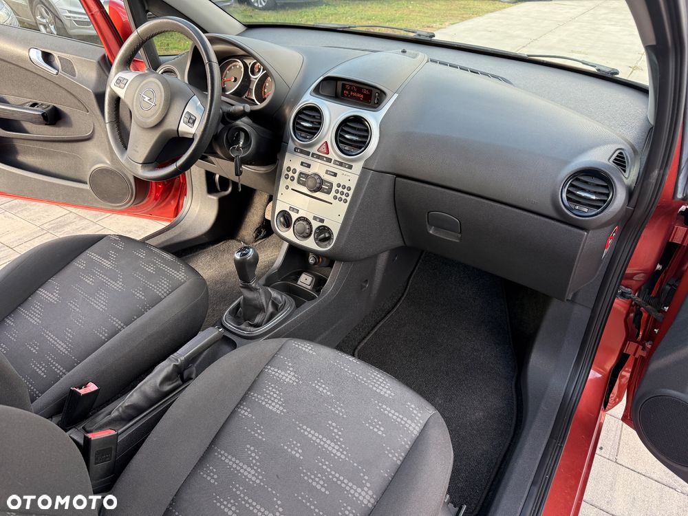 Opel Corsa 1.2 16V Cosmo - 8
