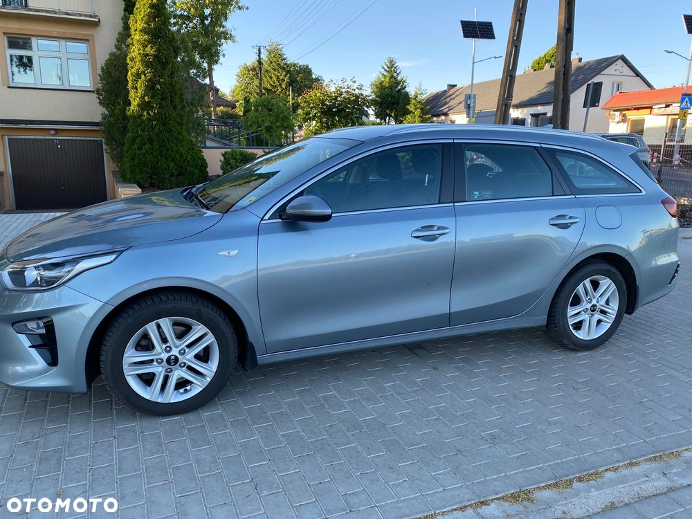 Kia Ceed 1.6 CRDi mHEV M - 4