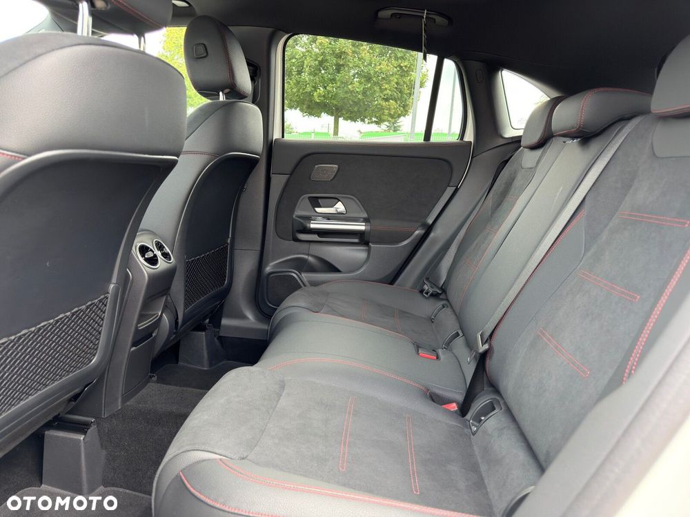 Mercedes-Benz GLA 200 AMG Line - 29
