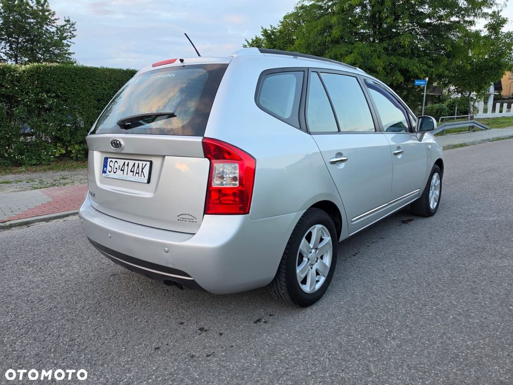 Kia Carens 2.0 EX - 11