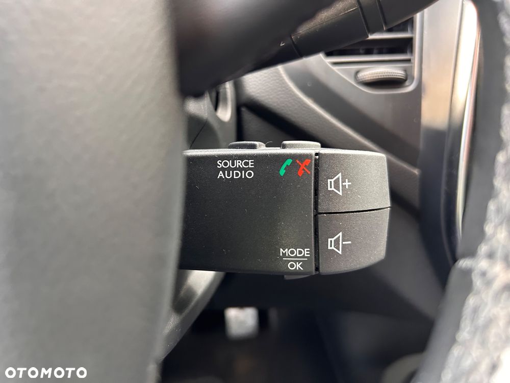 Renault Captur ENERGY TCe 120 Crossborder - 28