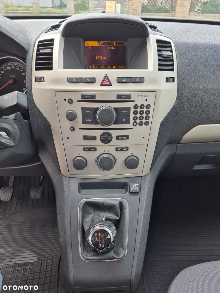 Opel Zafira - 10