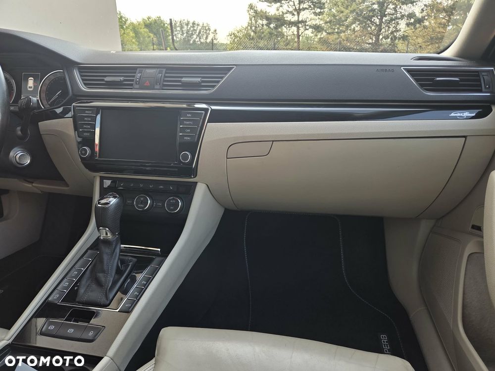 Skoda Superb 2.0 TDI 4x4 L&K DSG - 12