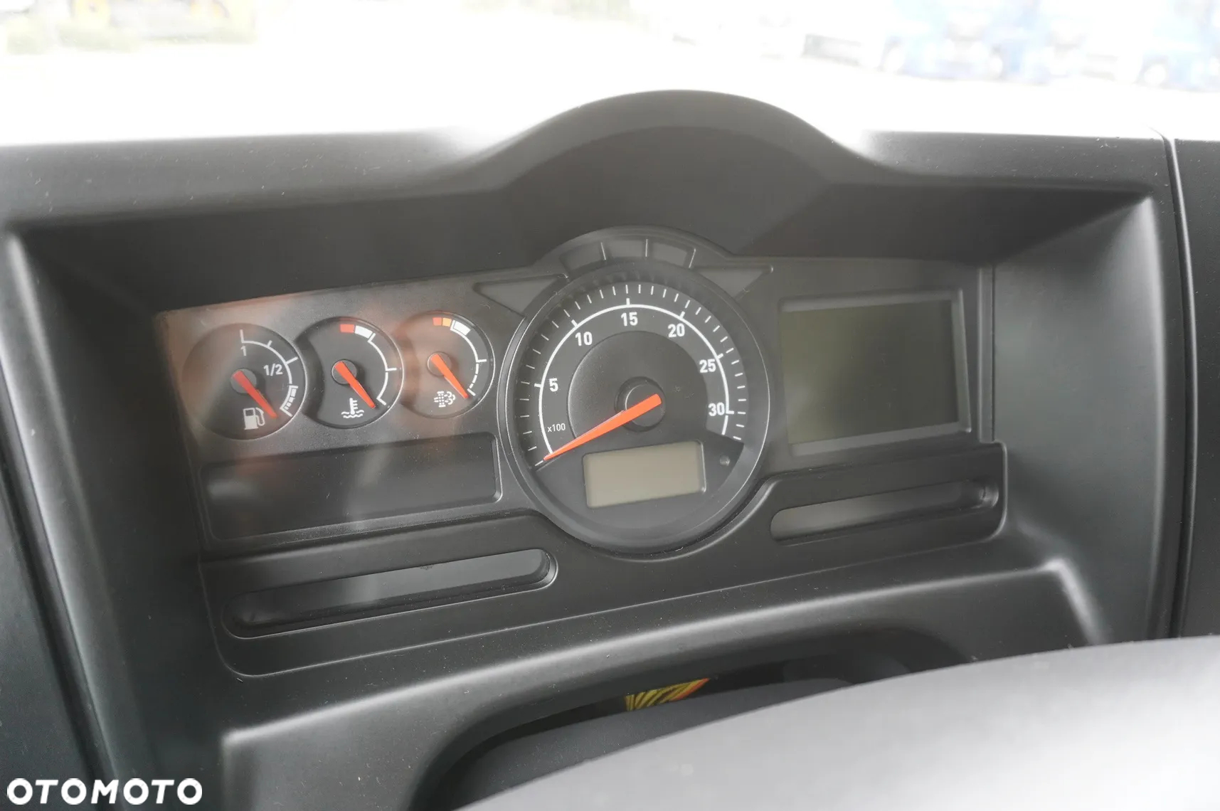 Renault D13 / 140 tys. km!!! / Chłodnia hakowa / Thermoking T800R / 2 sztuki - 18