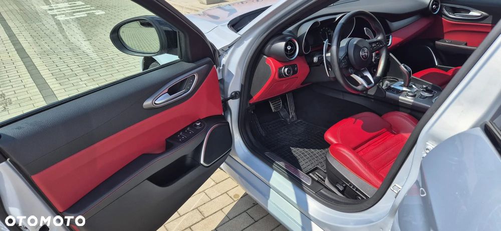 Alfa Romeo Giulia 2.0 Turbo TI Q4 - 9