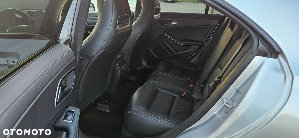 Mercedes-Benz CLA 200 CDI AMG Line - 8