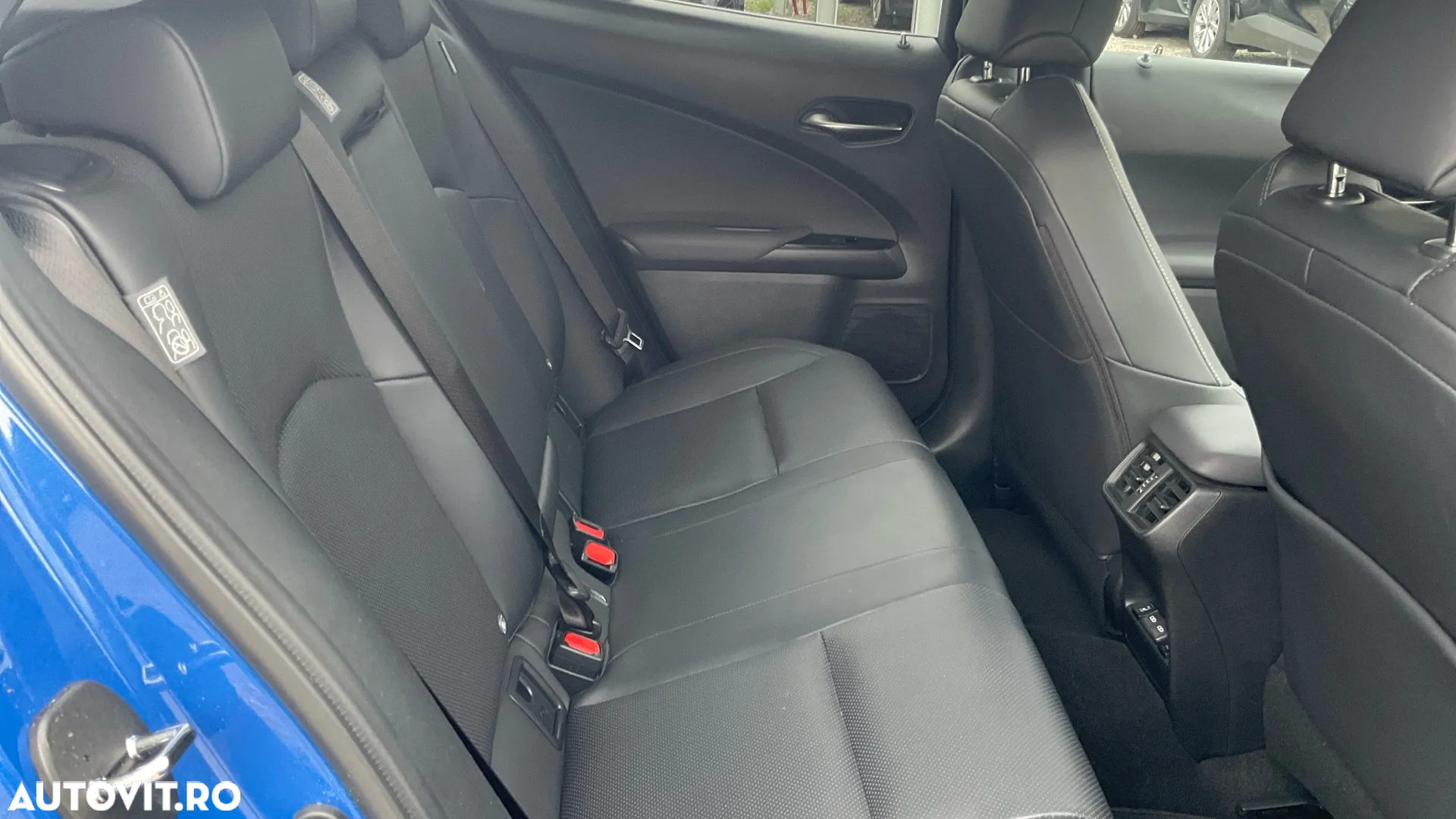 Lexus UX 300e Luxury - 30