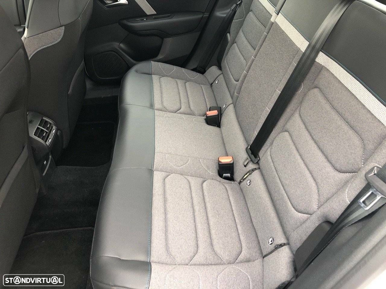 Citroën C4 X 1.2 PureTech Plus EAT8 - 10
