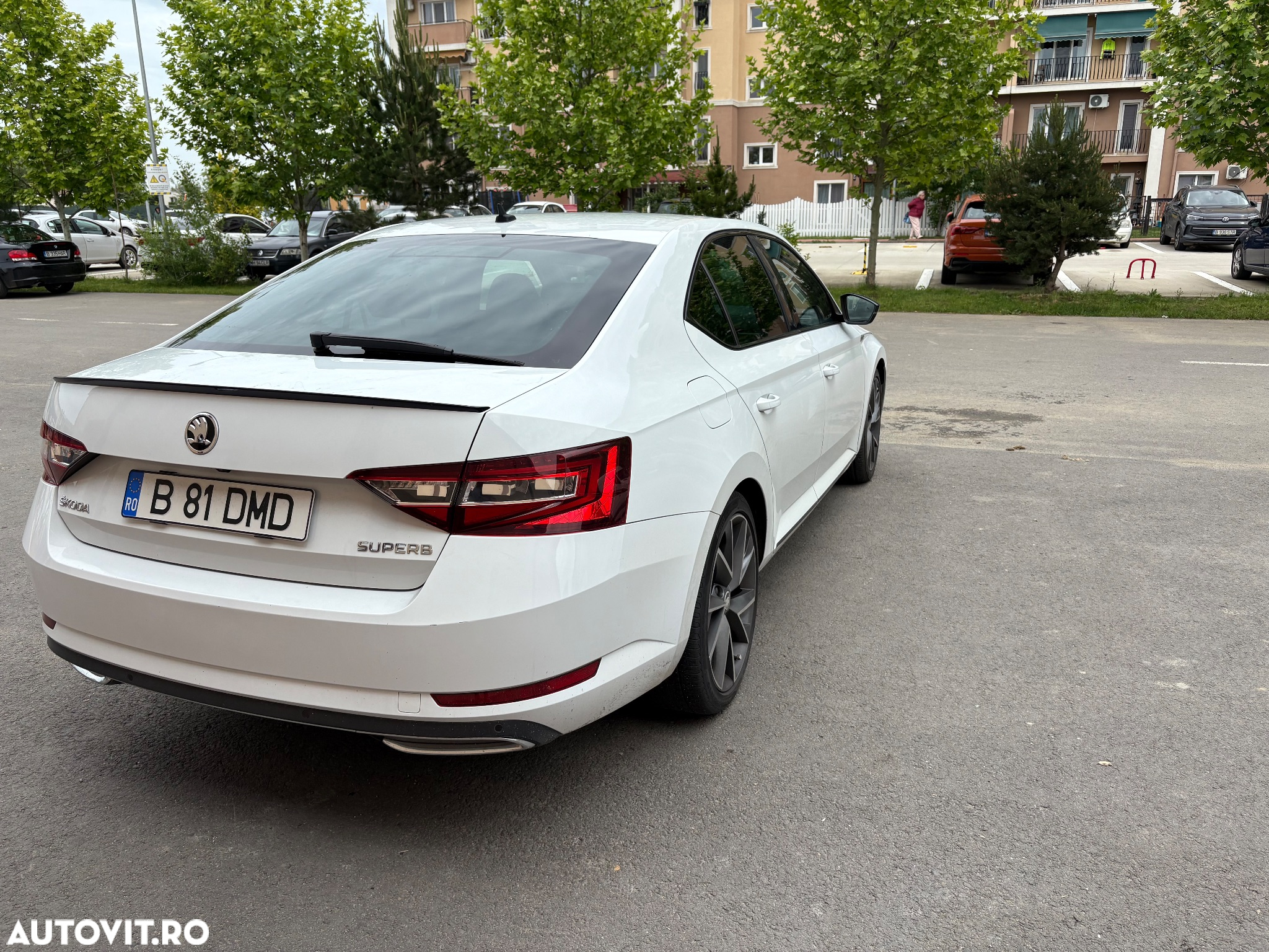 Skoda Superb 2.0 TDI DSG Sportline - 3