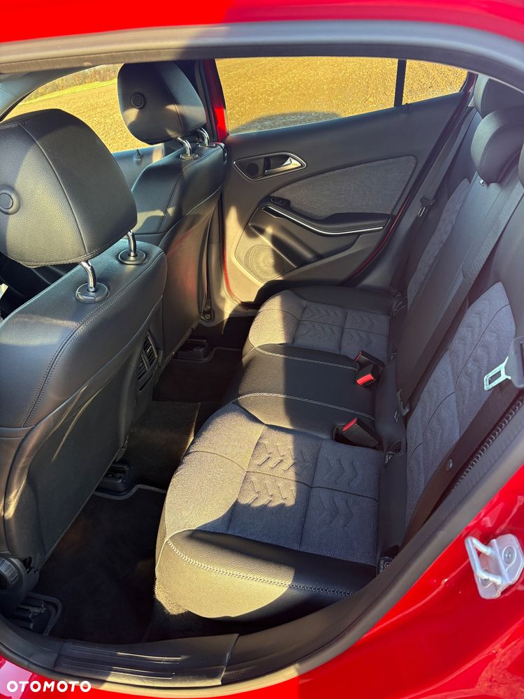 Mercedes-Benz GLA - 8