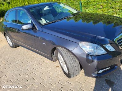 Mercedes-Benz Klasa E 220 CDI DPF BlueEFFICIENCY Automatik Avantgarde - 5
