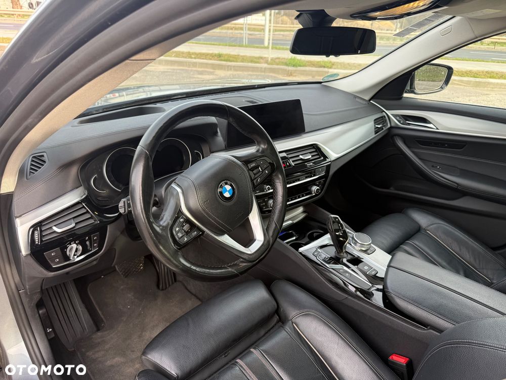 BMW Seria 5 530i Luxury Line - 24