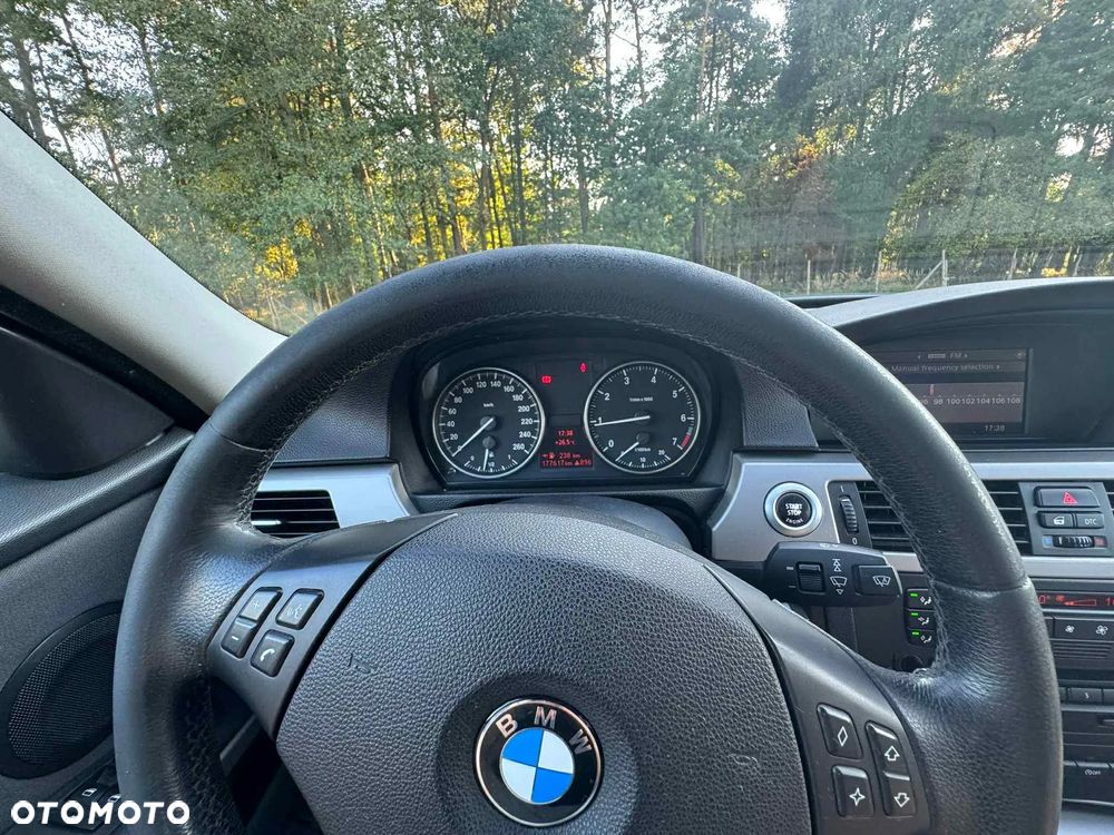 BMW Seria 3 318i - 15
