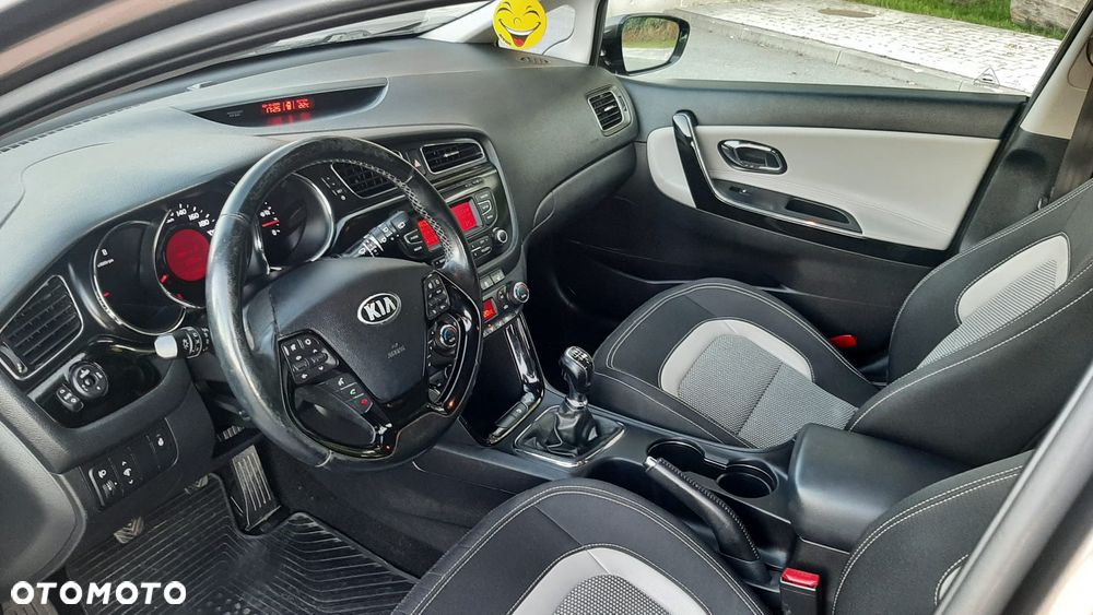Kia Ceed 1.6 GDI Dream Team Edition - 25