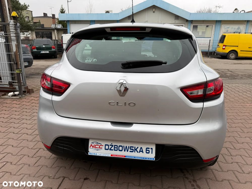 Renault Clio 1.2 16V 75 LIMITED - 8