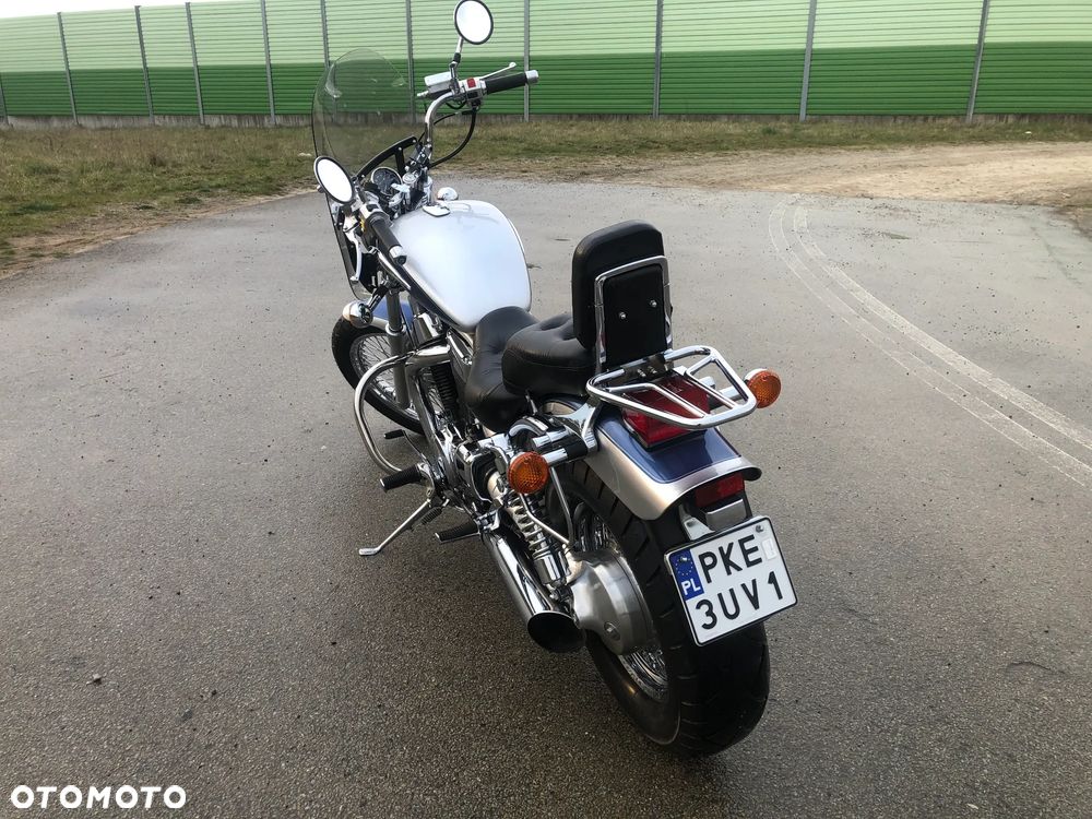Suzuki Intruder - 13