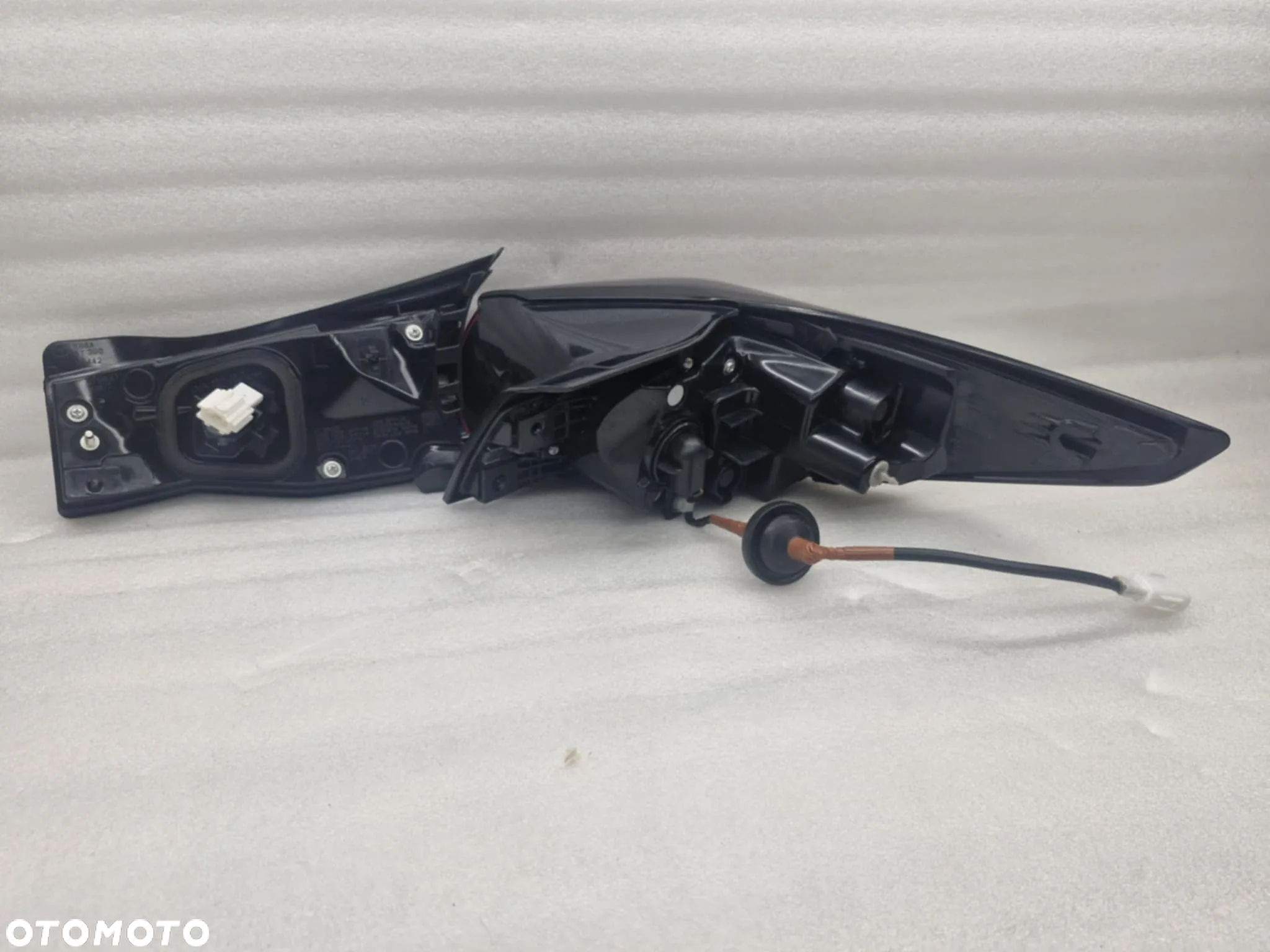 MAZDA CX-5 LIFT LED LAMPA LEWA CAŁA TYŁ W6724/W3872 - 6