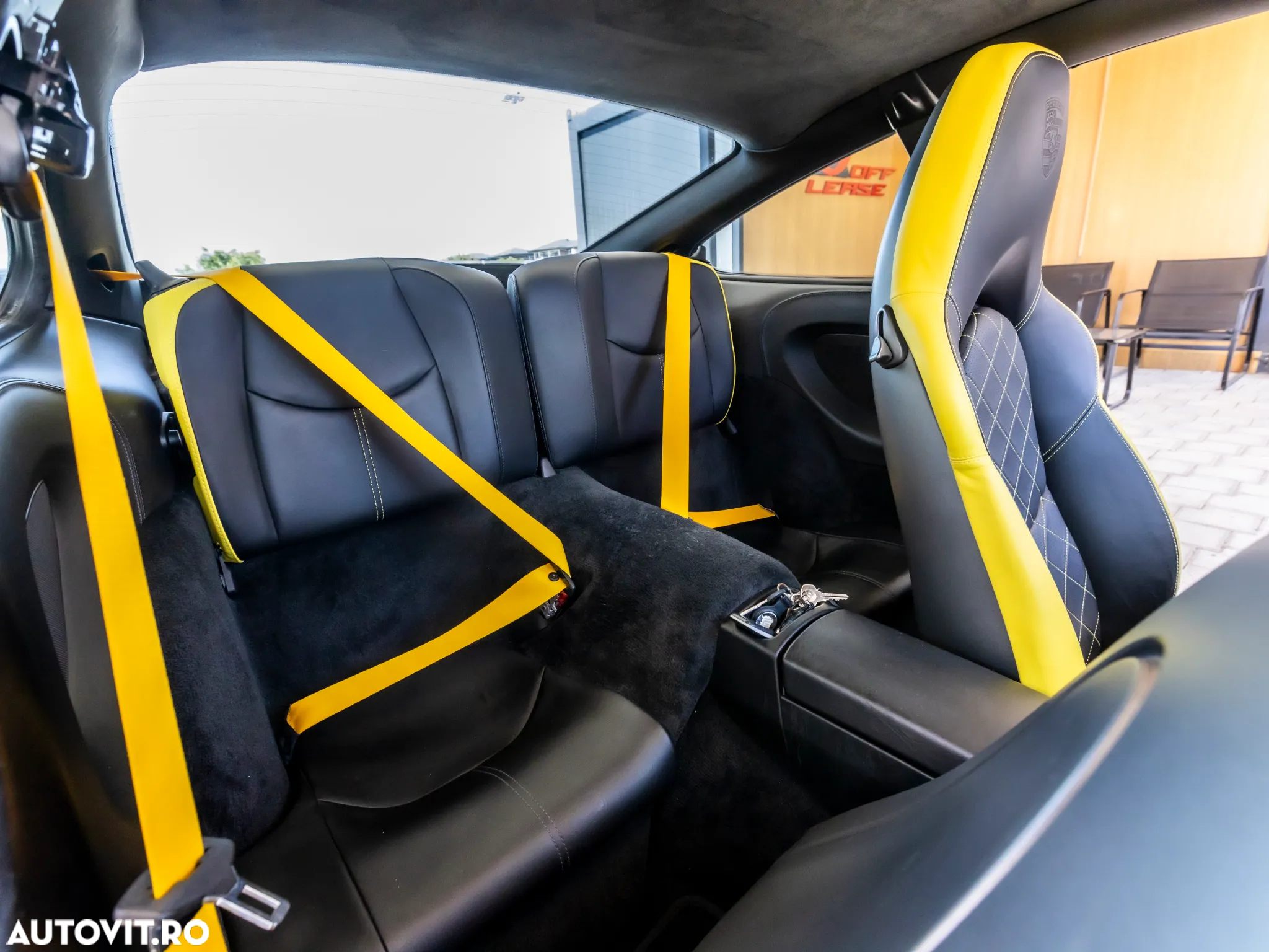Porsche 911 Carrera 4 Tiptronic S - 6