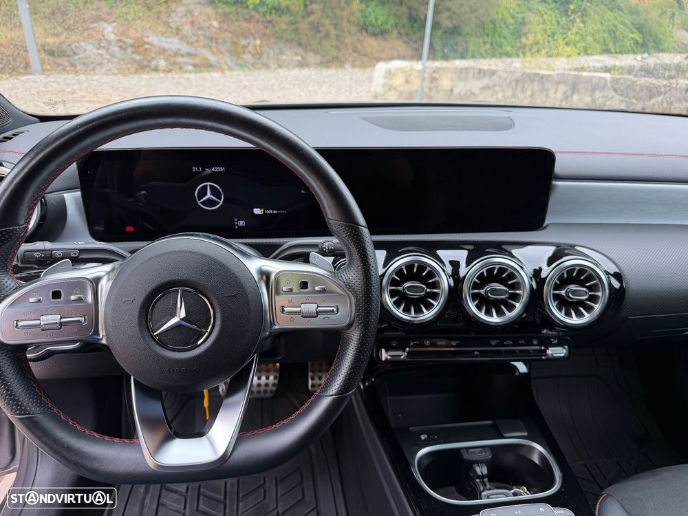 Mercedes-Benz CLA 250 e 8G-DCT AMG Line — fotografia 11