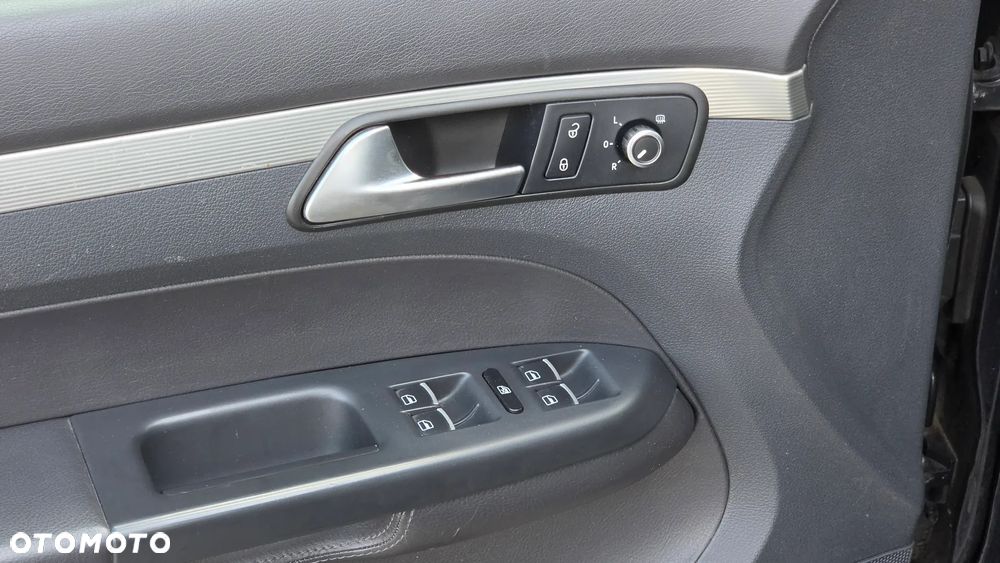 Volkswagen Touran 2.0 TDI DPF DSG Comfortline - 14