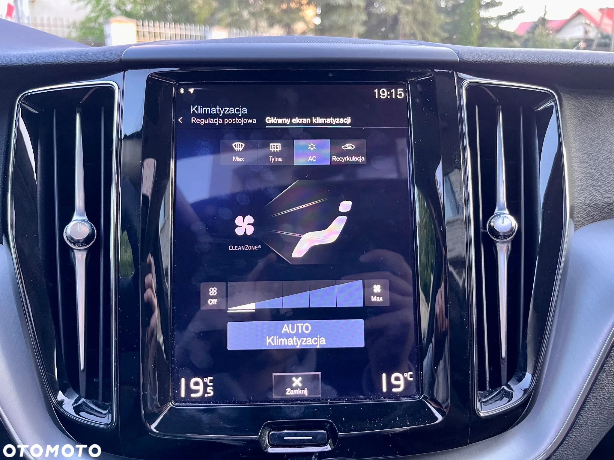Volvo XC 60 T8 AWD Plug-In Hybrid Momentum - 38