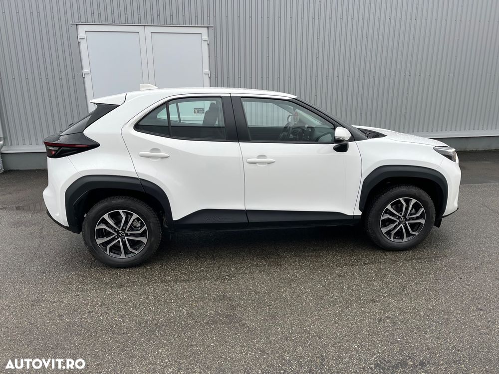 Toyota Yaris 1.5 MT Active - 11