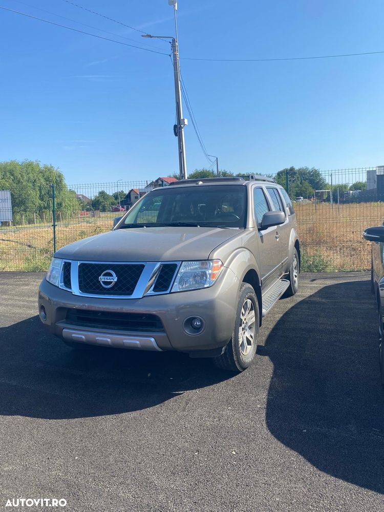 Nissan Pathfinder 4.0 V6 Aut LE Plus - 1