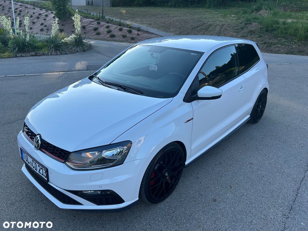 Volkswagen Polo - 1