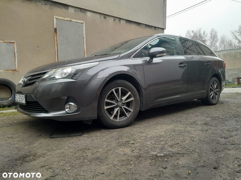 Toyota Avensis 1.8 Premium - 4