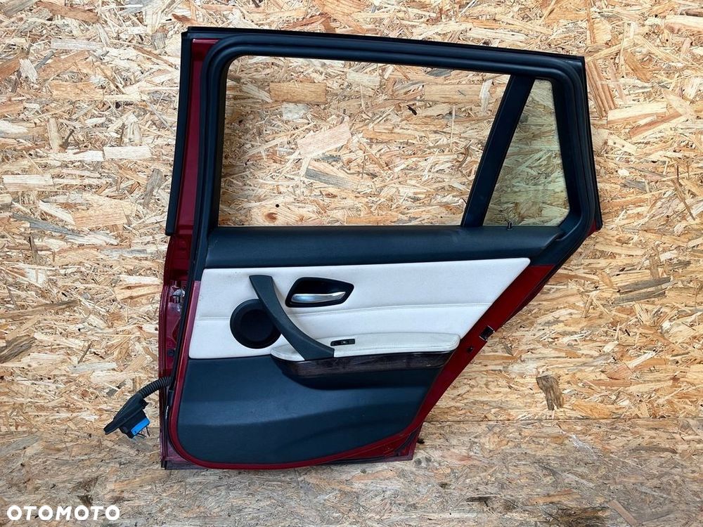 Drzwi TYLNE PRAWE prawy tył BMW E90 KOMBI LIFT E91 Lakier: A82 - 10