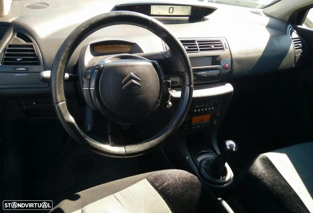 Citroën C4 Coupé 1.6 HDi 110 VTR - 8