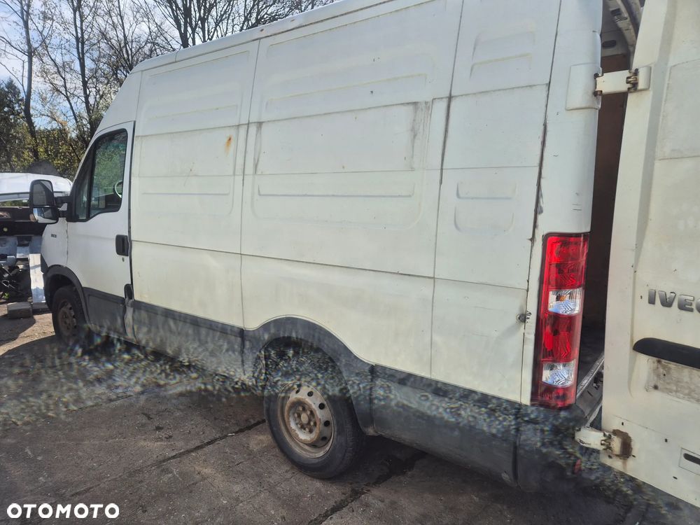 ZABUDOWA PODŁOGA PAKI L2 IVECO DAILY III  IV  99-13r. - 3