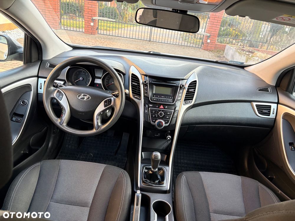 Hyundai i30 1.6 CRDi Classic + - 6